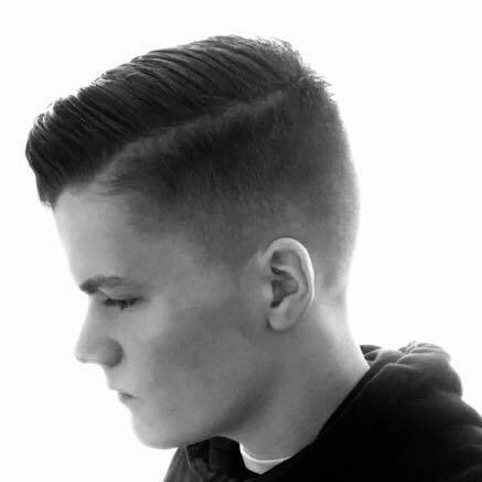 Cut done today for William Georges, slight disconnection on left side, grade one mid blend in to 1.5 textured top to finish.

Photo taken by customer at home.

Mark.