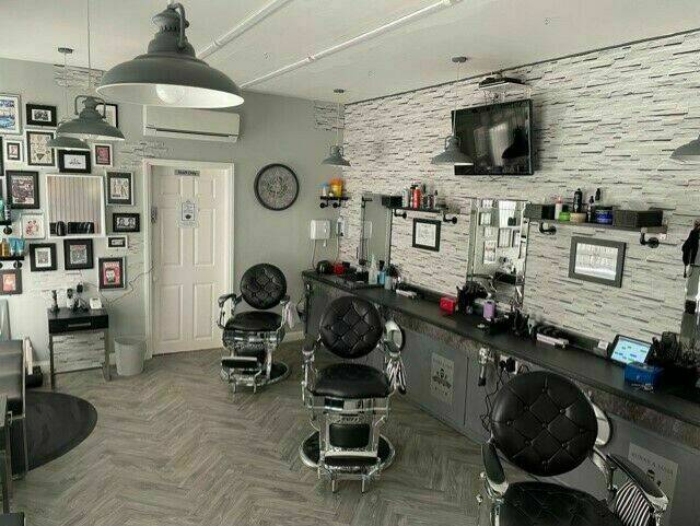 New classic barber chairs
