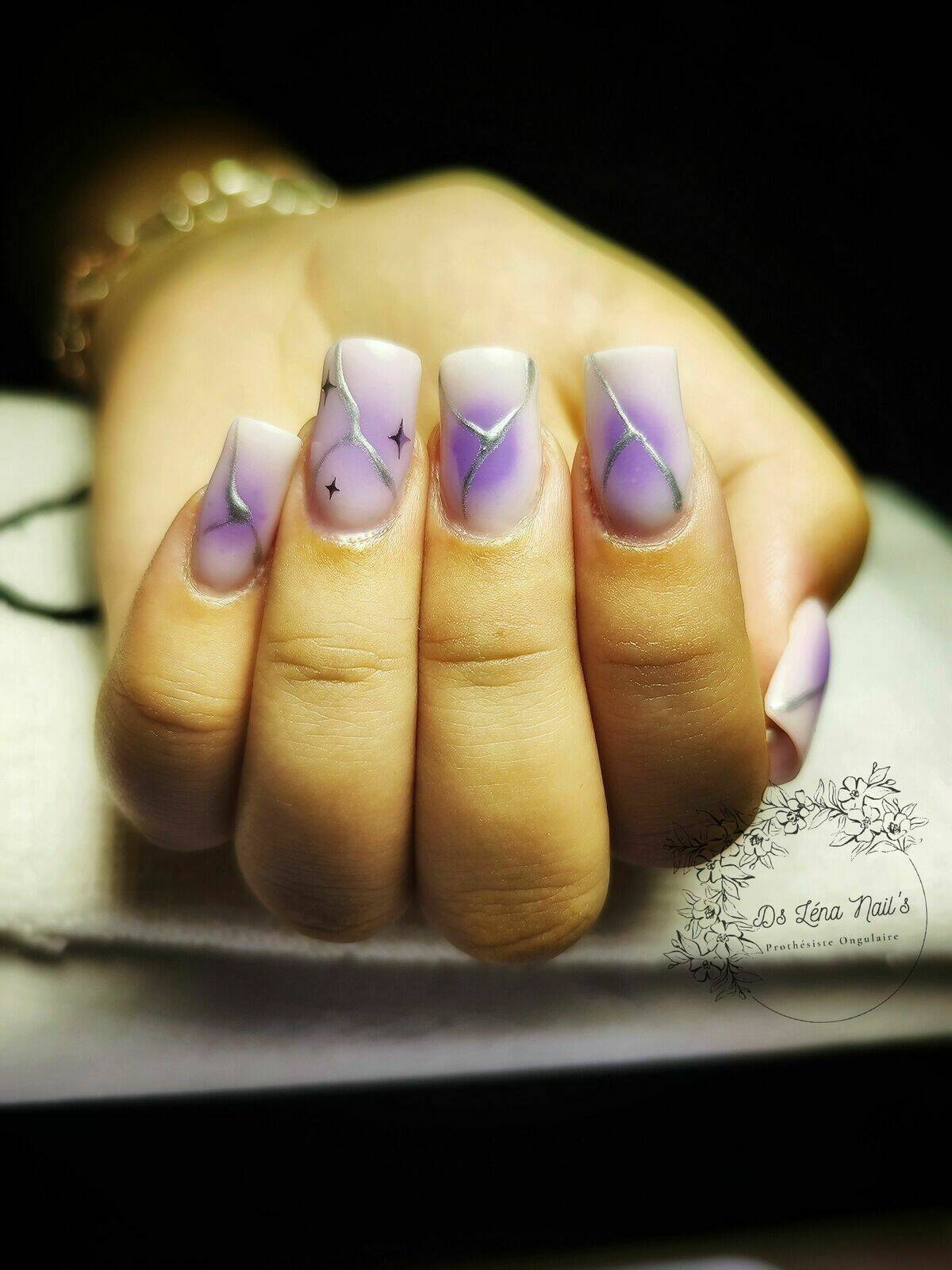 Extension Popit + Nail art :Effet à l'air brush  + ligne argenté + étoiles