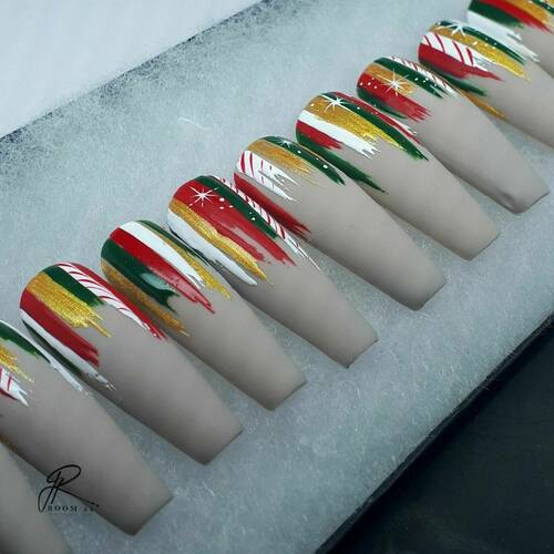 Custom press on nails £20